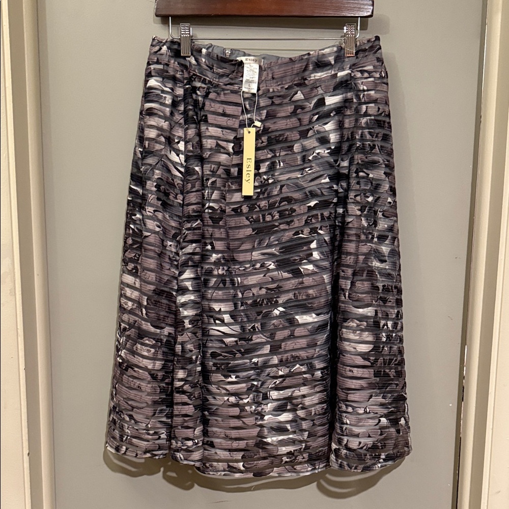 Esley A-Line Skirt in Black and Gray